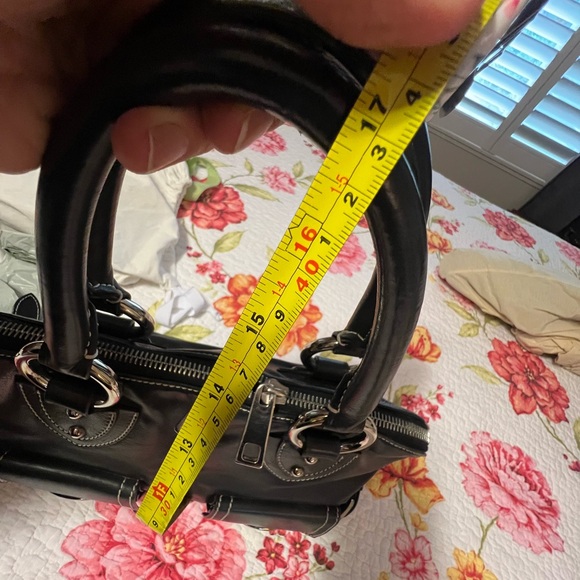 Marc Jacob’s Original Black Leather Handbag - Picture 5 of 16